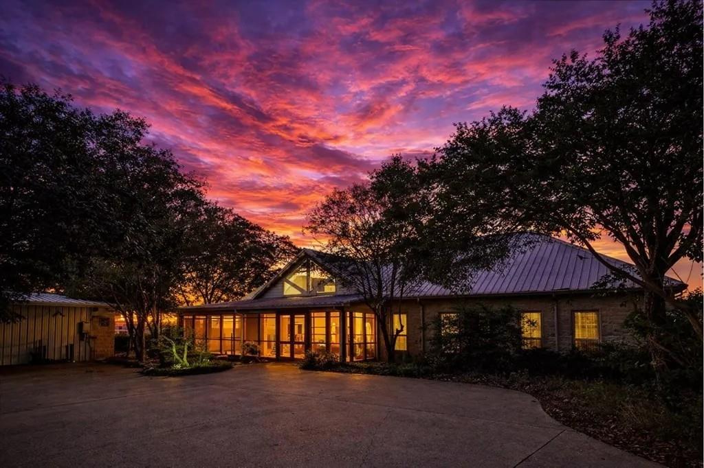 1179 E FM 813, Palmer, TX 75152