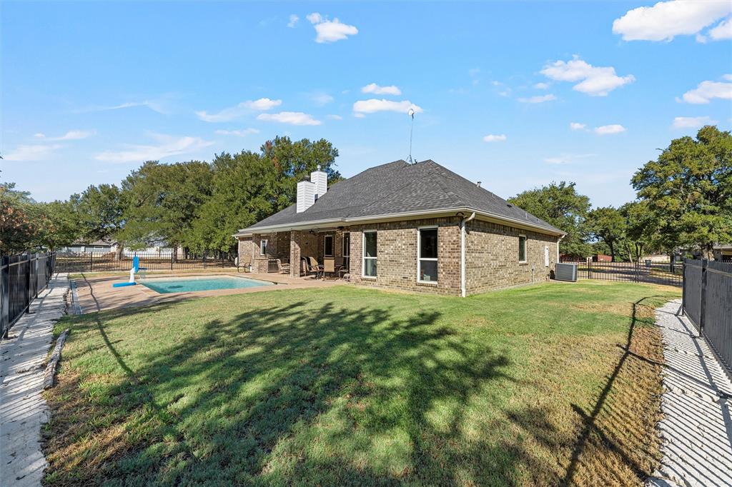 580 Whispering Oaks, China Spring, TX 76633