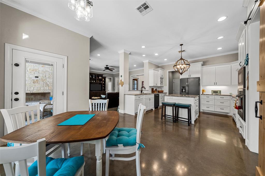 580 Whispering Oaks, China Spring, TX 76633