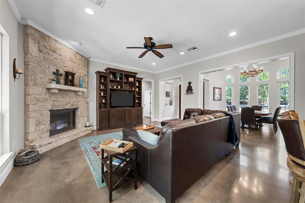 580 Whispering Oaks, China Spring, TX 76633