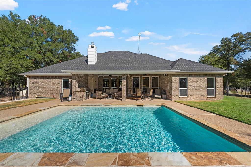 580 Whispering Oaks, China Spring, TX 76633