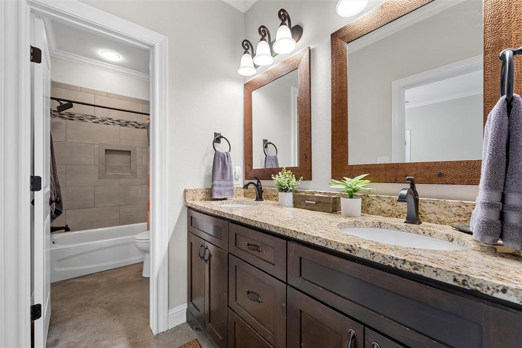 580 Whispering Oaks, China Spring, TX 76633
