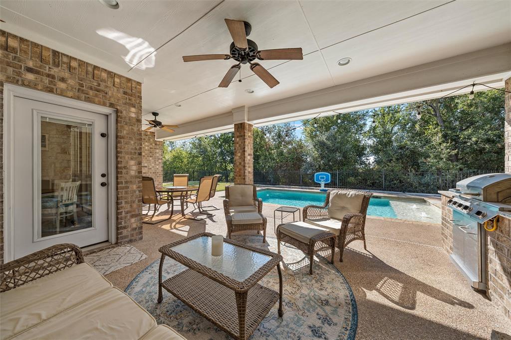580 Whispering Oaks, China Spring, TX 76633