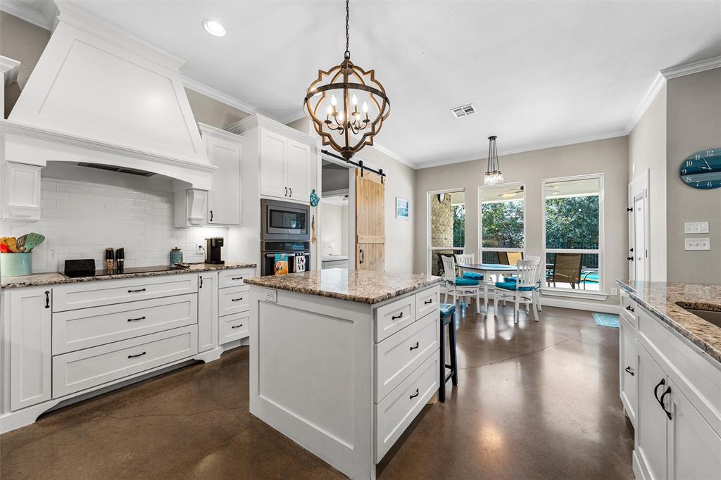 580 Whispering Oaks, China Spring, TX 76633
