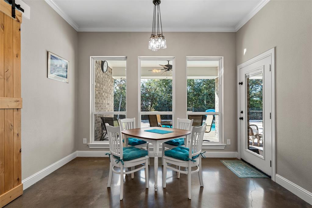 580 Whispering Oaks, China Spring, TX 76633