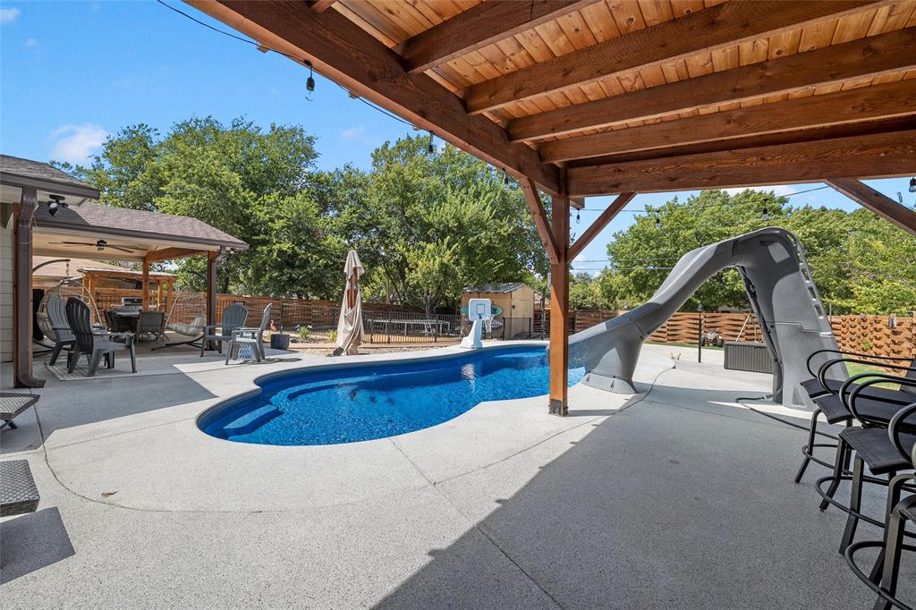 104 Russell Lane, Hewitt, TX 76643