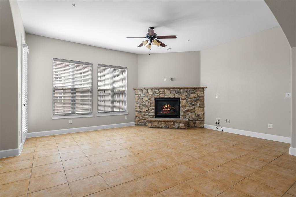 555 Via Amalfi, #312, Irving, TX 75039