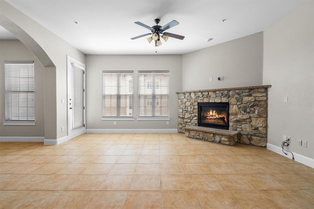 555 Via Amalfi, #312, Irving, TX 75039