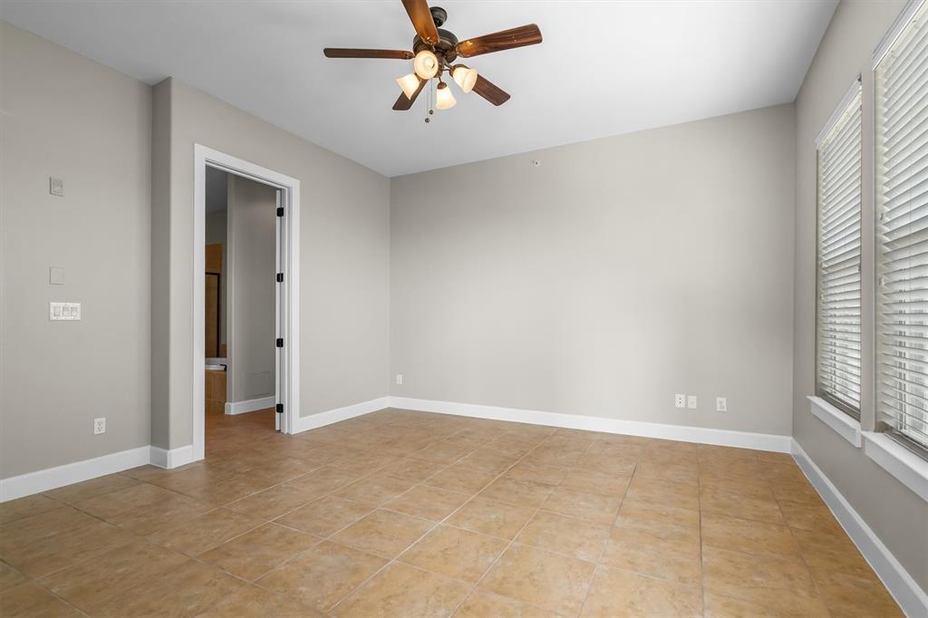 555 Via Amalfi, #312, Irving, TX 75039