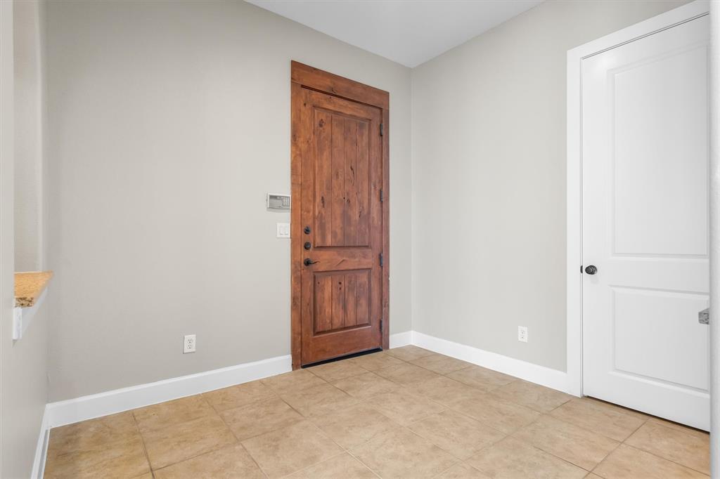 555 Via Amalfi, #312, Irving, TX 75039