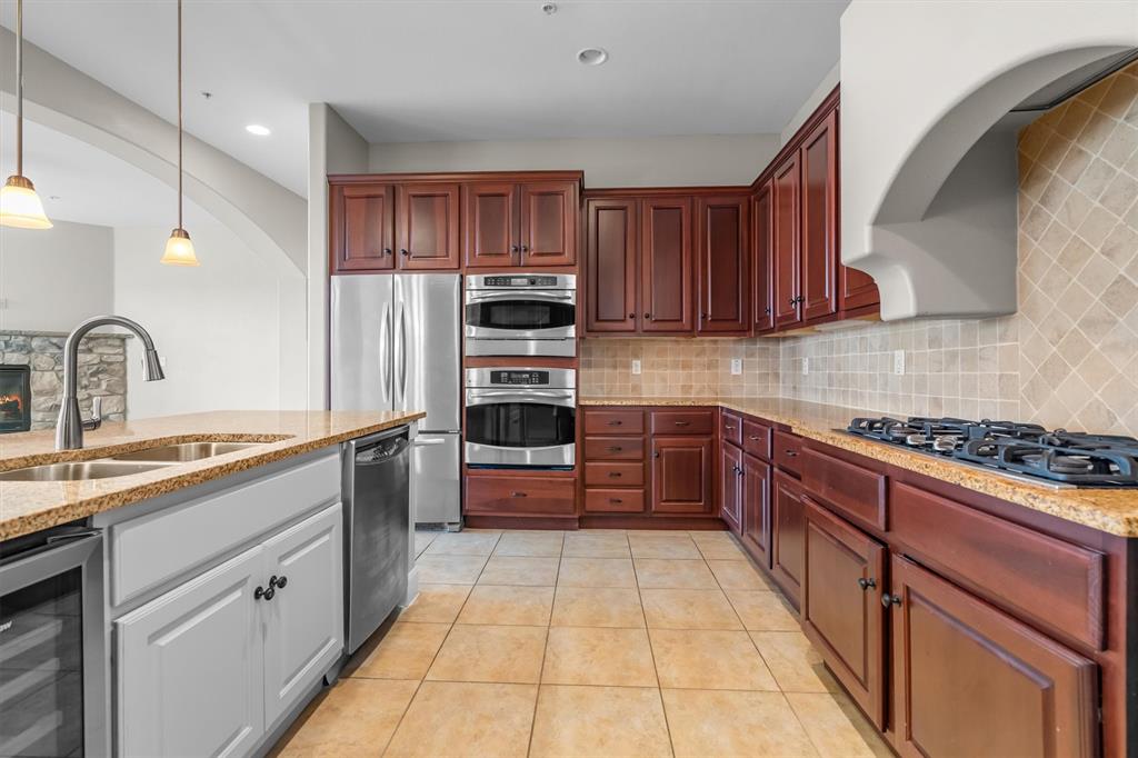 555 Via Amalfi, #312, Irving, TX 75039