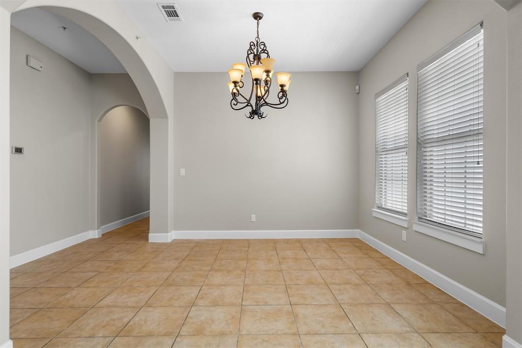 555 Via Amalfi, #312, Irving, TX 75039