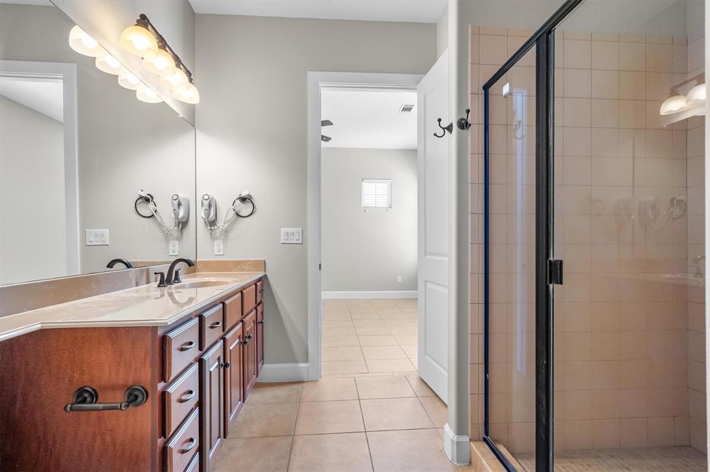 555 Via Amalfi, #312, Irving, TX 75039