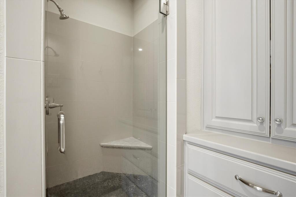 2627 Mount View Drive, Farmers Branch, TX 75234