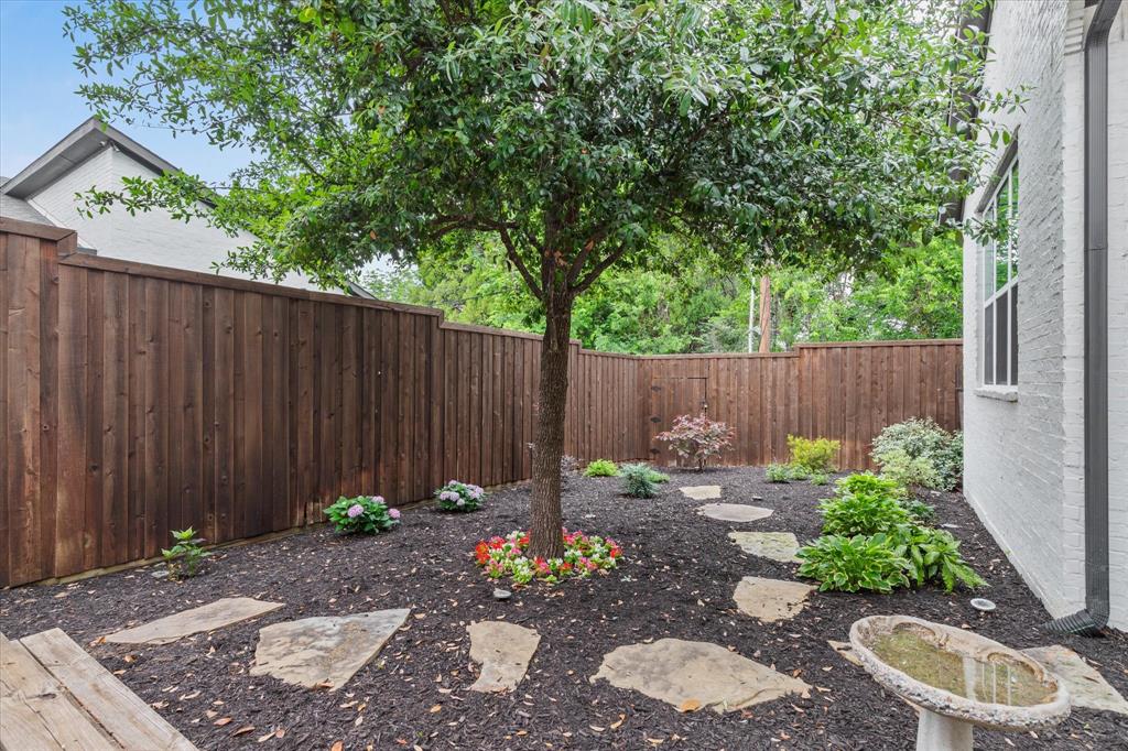 2627 Mount View Drive, Farmers Branch, TX 75234