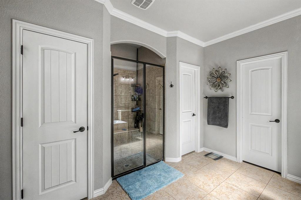 Master suite Downstairs (one of two!)
