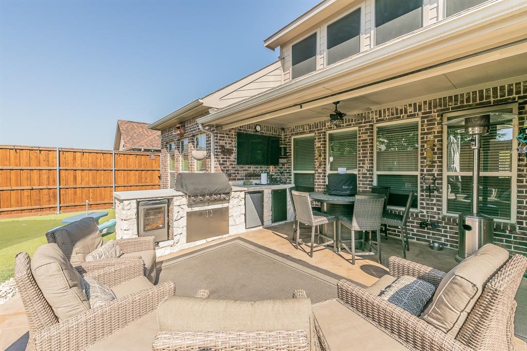Outdoor Kitchen