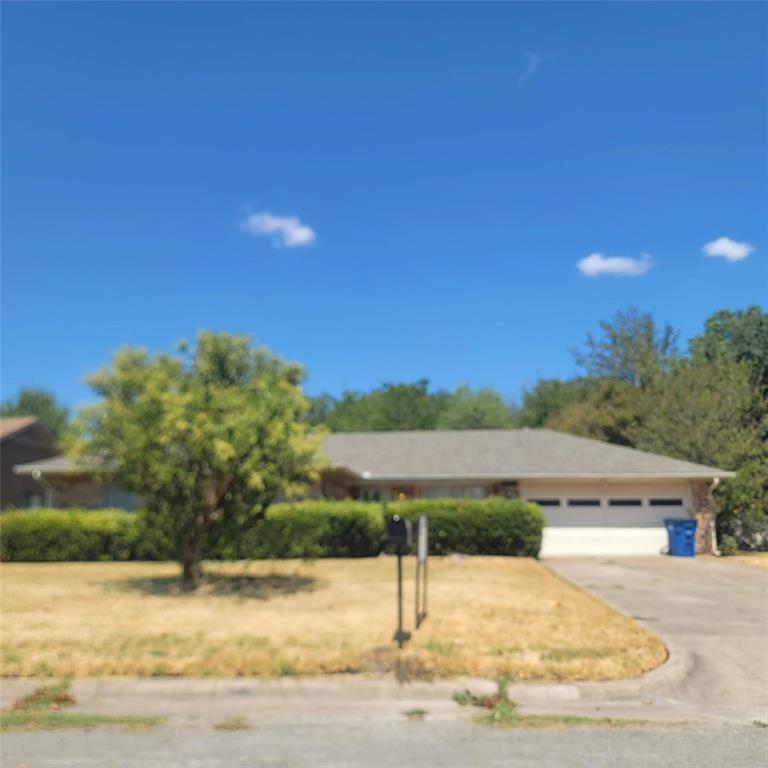 615 Arleta Lane, Ennis, TX 75119
