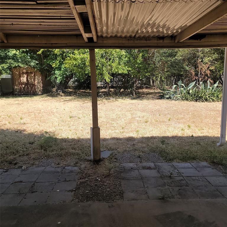 615 Arleta Lane, Ennis, TX 75119