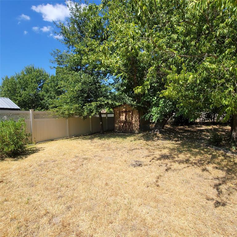 615 Arleta Lane, Ennis, TX 75119