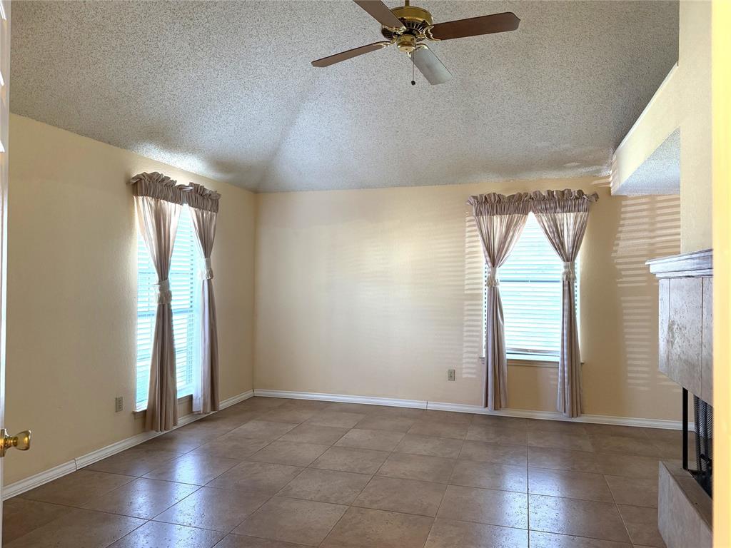 653 Thompson Drive, Coppell, TX 75019 653 Thompson Drive, Coppell, TX 75019