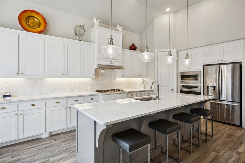 kitchen island with pendant lighting