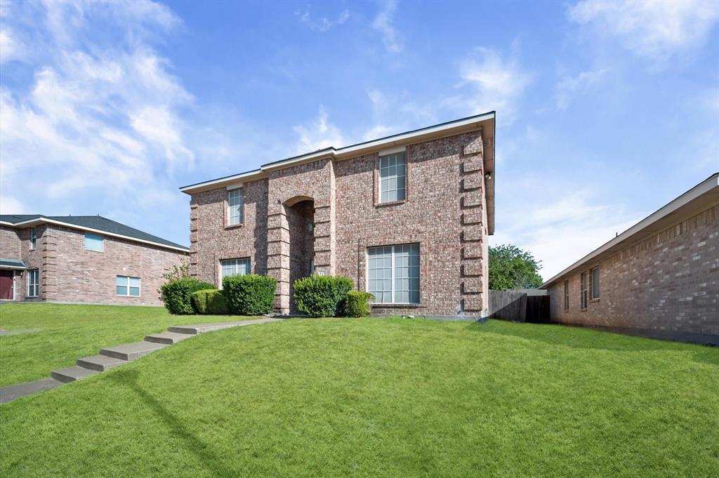 717 Eldorado Drive, DeSoto, TX 75115