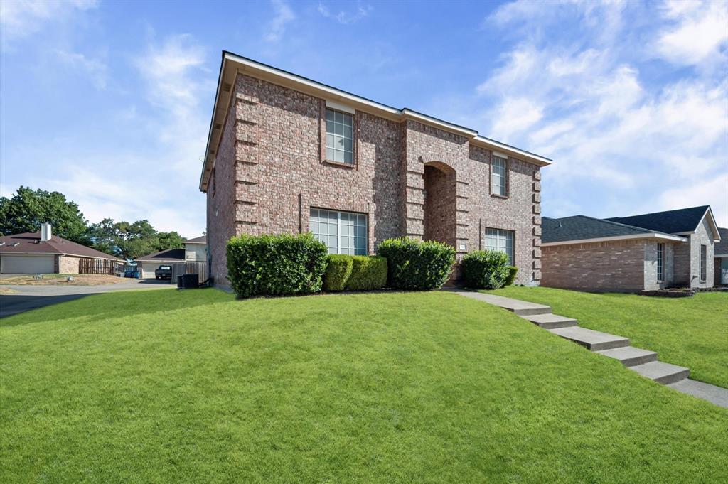 717 Eldorado Drive, DeSoto, TX 75115