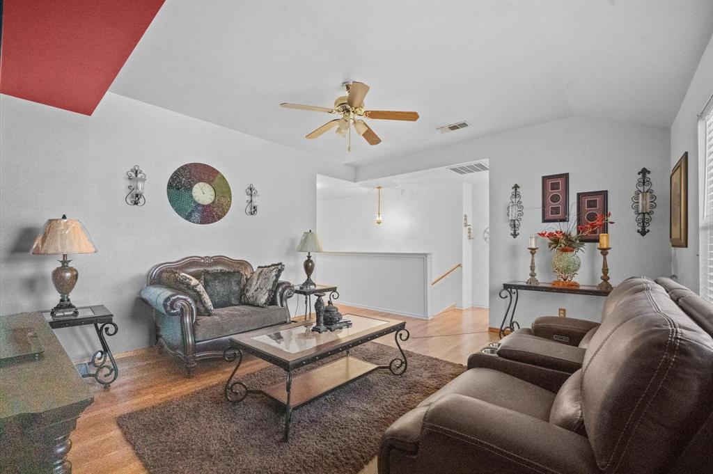 717 Eldorado Drive, DeSoto, TX 75115