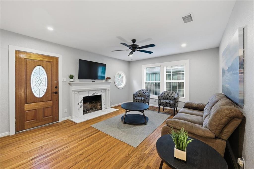 2614 Roanoke Avenue, Dallas, TX 75235