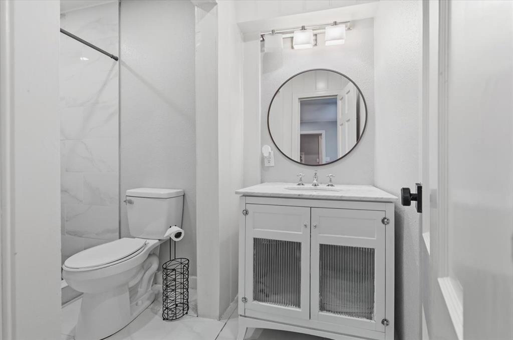2614 Roanoke Avenue, Dallas, TX 75235