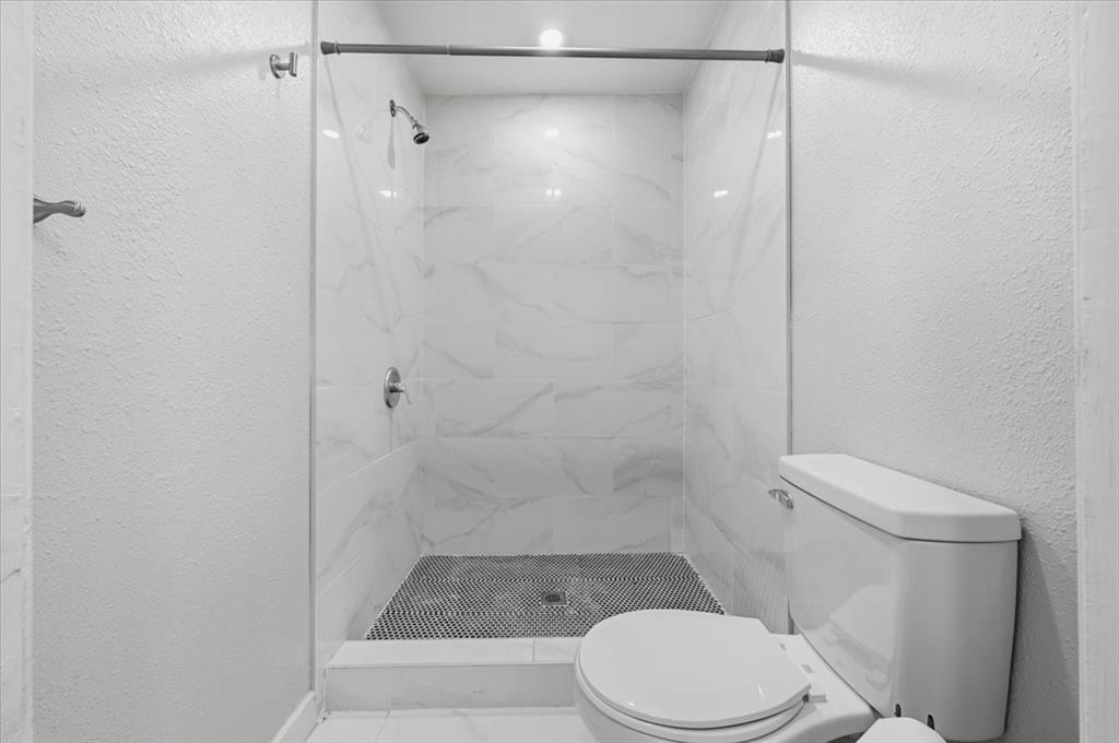 2614 Roanoke Avenue, Dallas, TX 75235