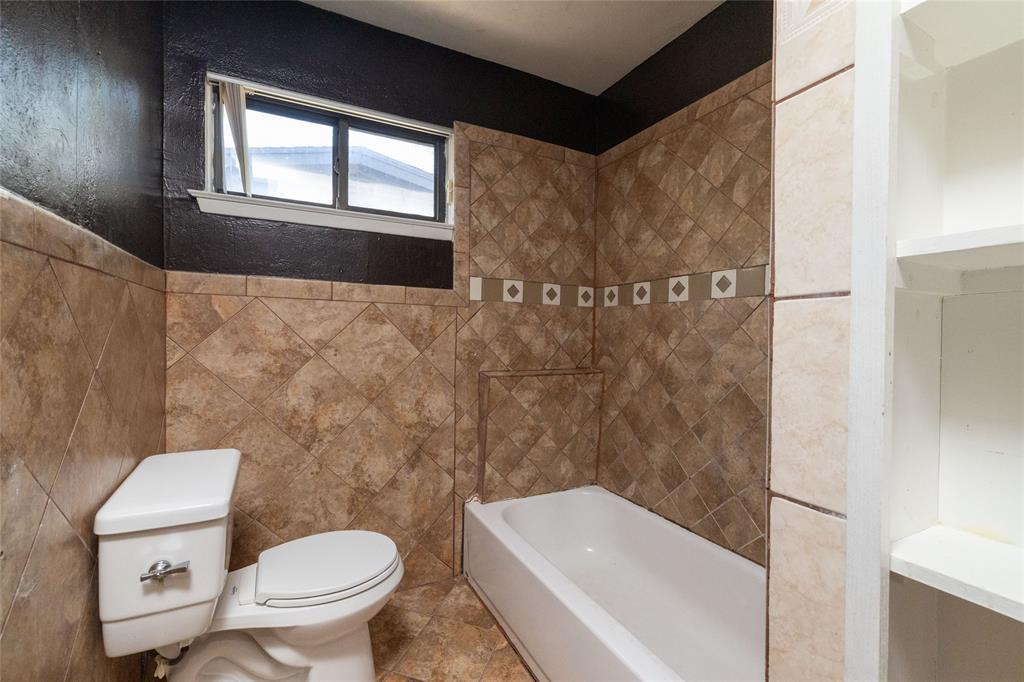 3264 Hillglenn Road, Dallas, TX 75228