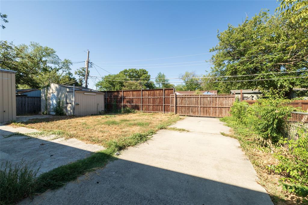 3264 Hillglenn Road, Dallas, TX 75228