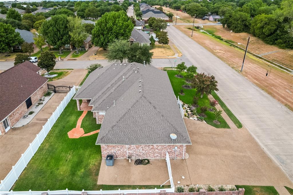 818 Amherst Drive, Waxahachie, TX 75165