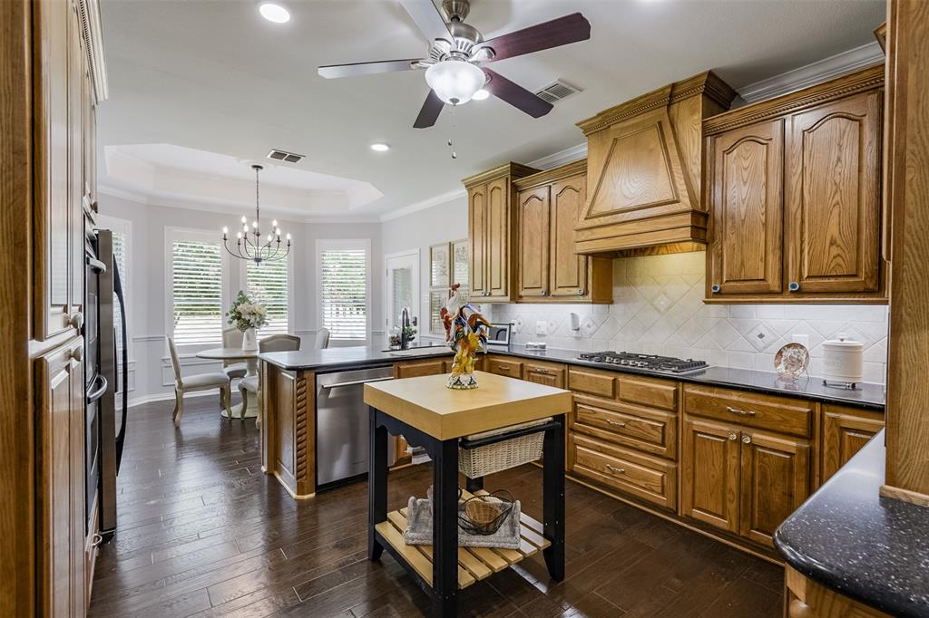 818 Amherst Drive, Waxahachie, TX 75165