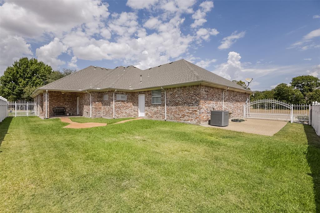 818 Amherst Drive, Waxahachie, TX 75165