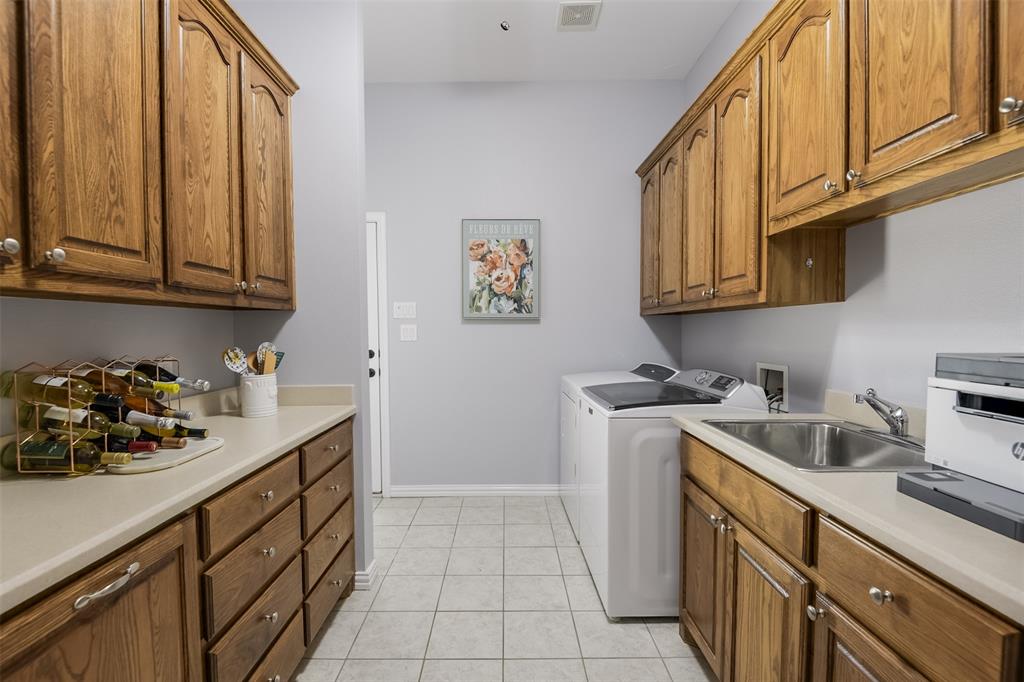 818 Amherst Drive, Waxahachie, TX 75165