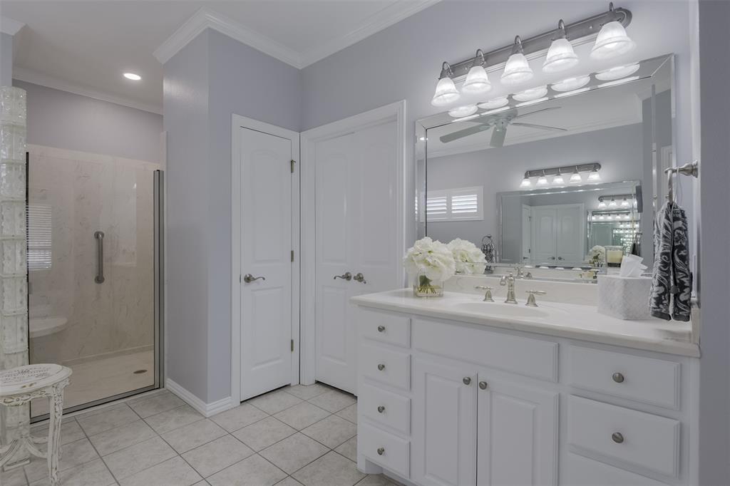 818 Amherst Drive, Waxahachie, TX 75165
