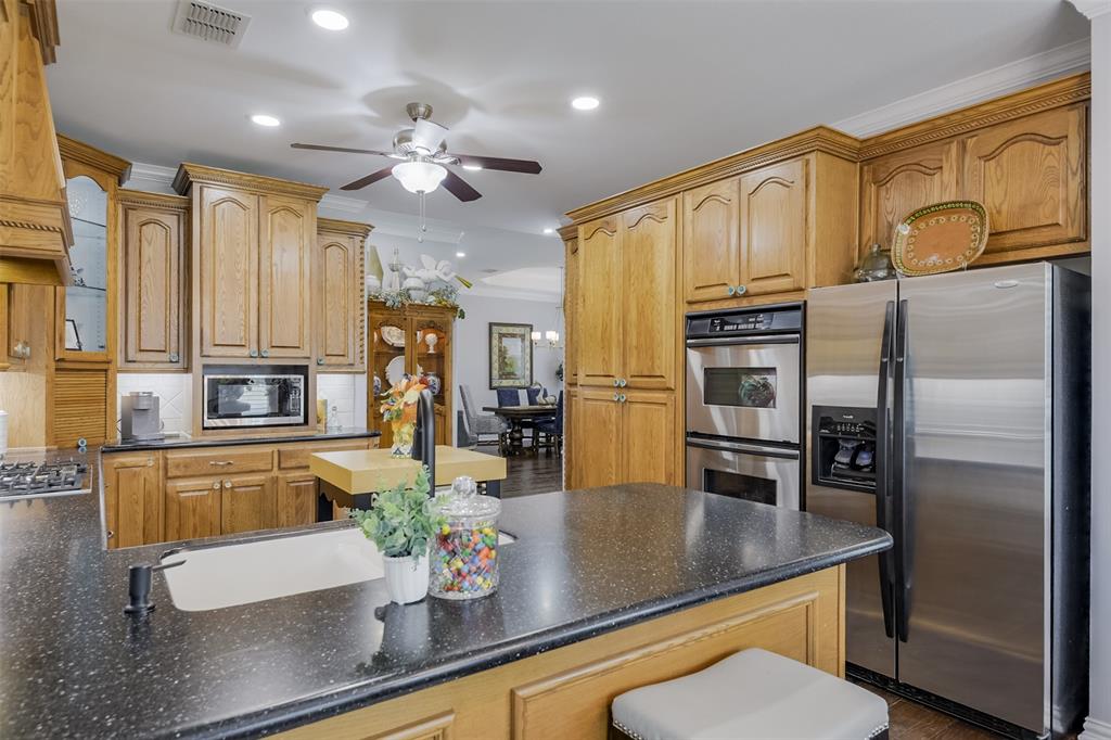 818 Amherst Drive, Waxahachie, TX 75165