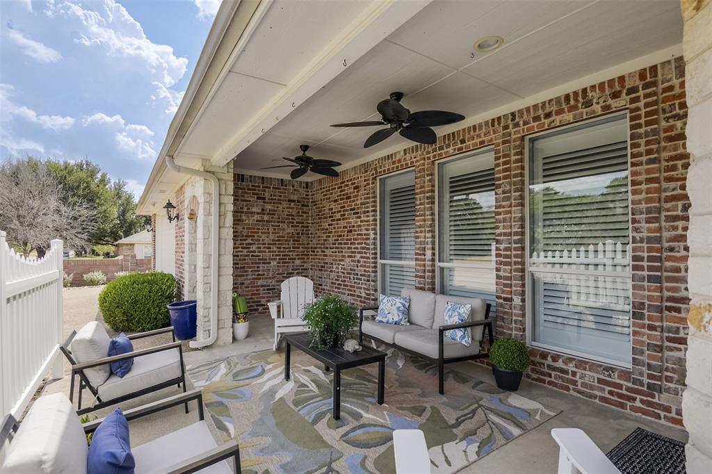 818 Amherst Drive, Waxahachie, TX 75165