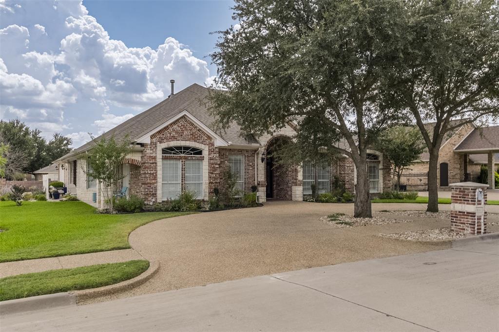 818 Amherst Drive, Waxahachie, TX 75165