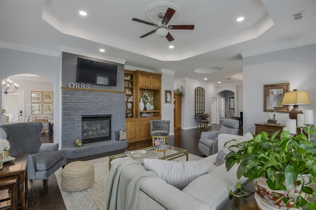 818 Amherst Drive, Waxahachie, TX 75165