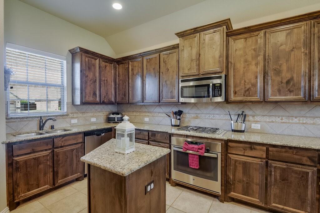 115 Traveller Street, Waxahachie, TX 75165
