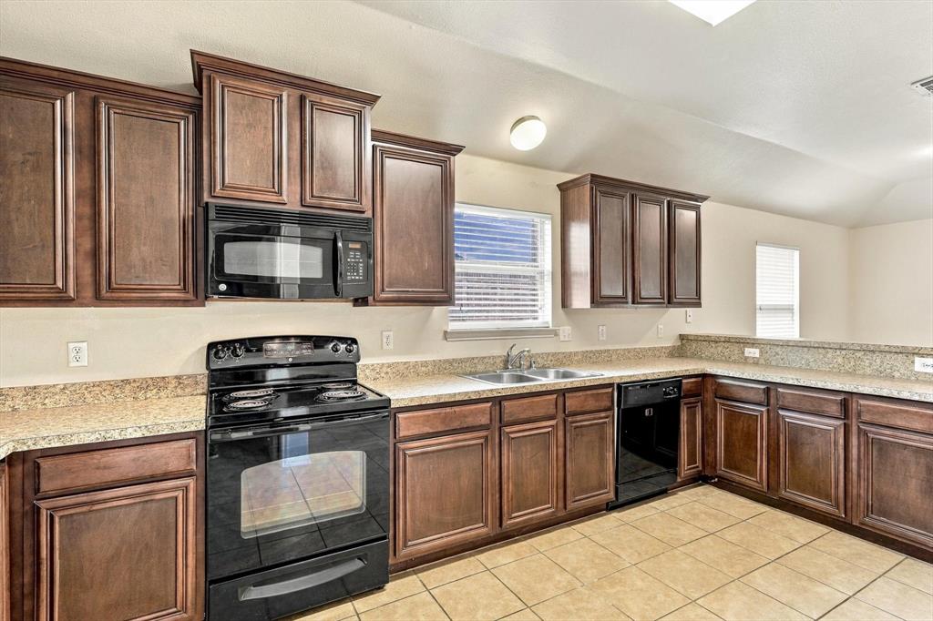 2515 Wynngate Drive, Seagoville, TX 75159