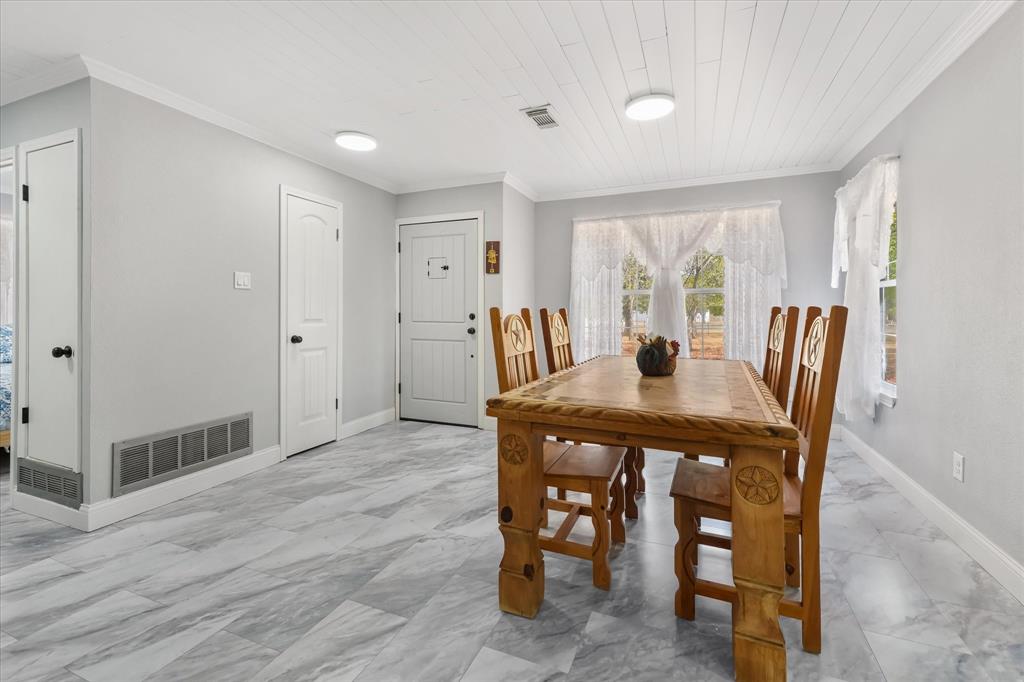 102 Old Pecan, Ennis, TX 75119