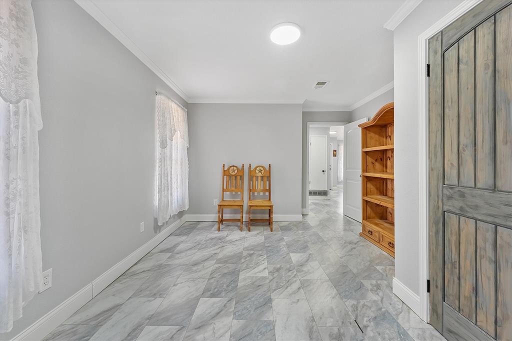 102 Old Pecan, Ennis, TX 75119