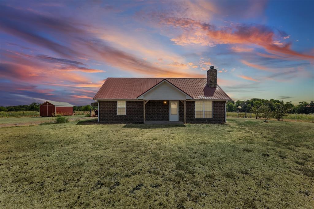 7959 County Road 4823, Wolfe City, TX 75496