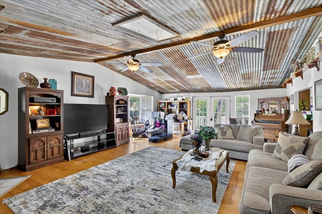 Living room with lots of space for your daily living.