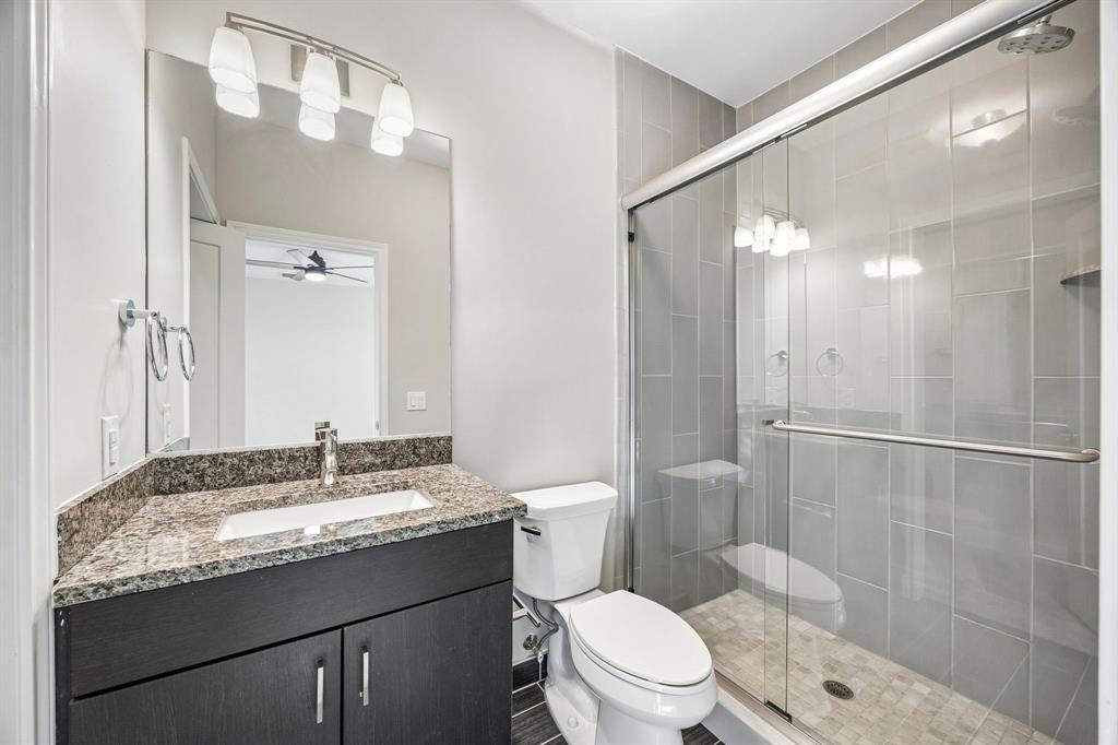 Ensuite bathroom off third bedroom
